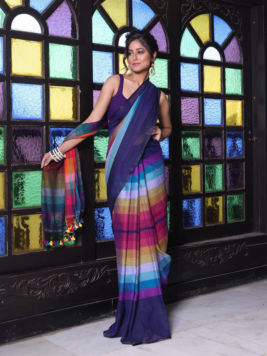 

Charukriti Colourblocked Pure Cotton Saree With Blouse Piece, Navy blue