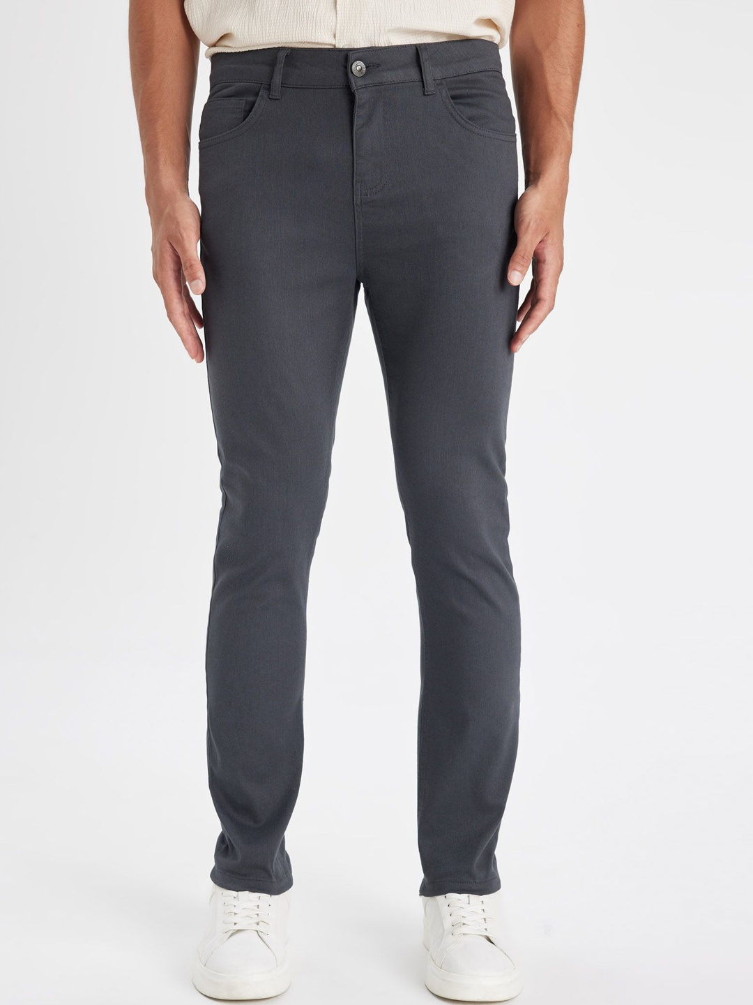 

DeFacto Men Mid-Rise Regular Trousers, Na
