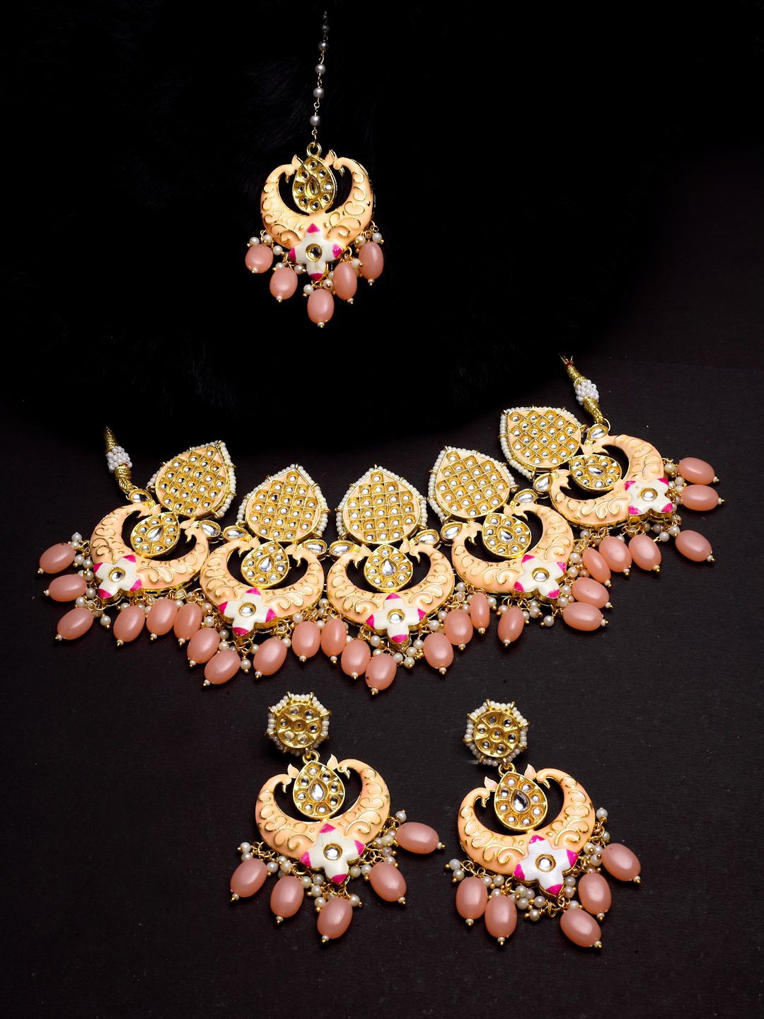 

Anouk Gold Plated Kundan Stone Studded & Beaded Meenakari Jewellery Set