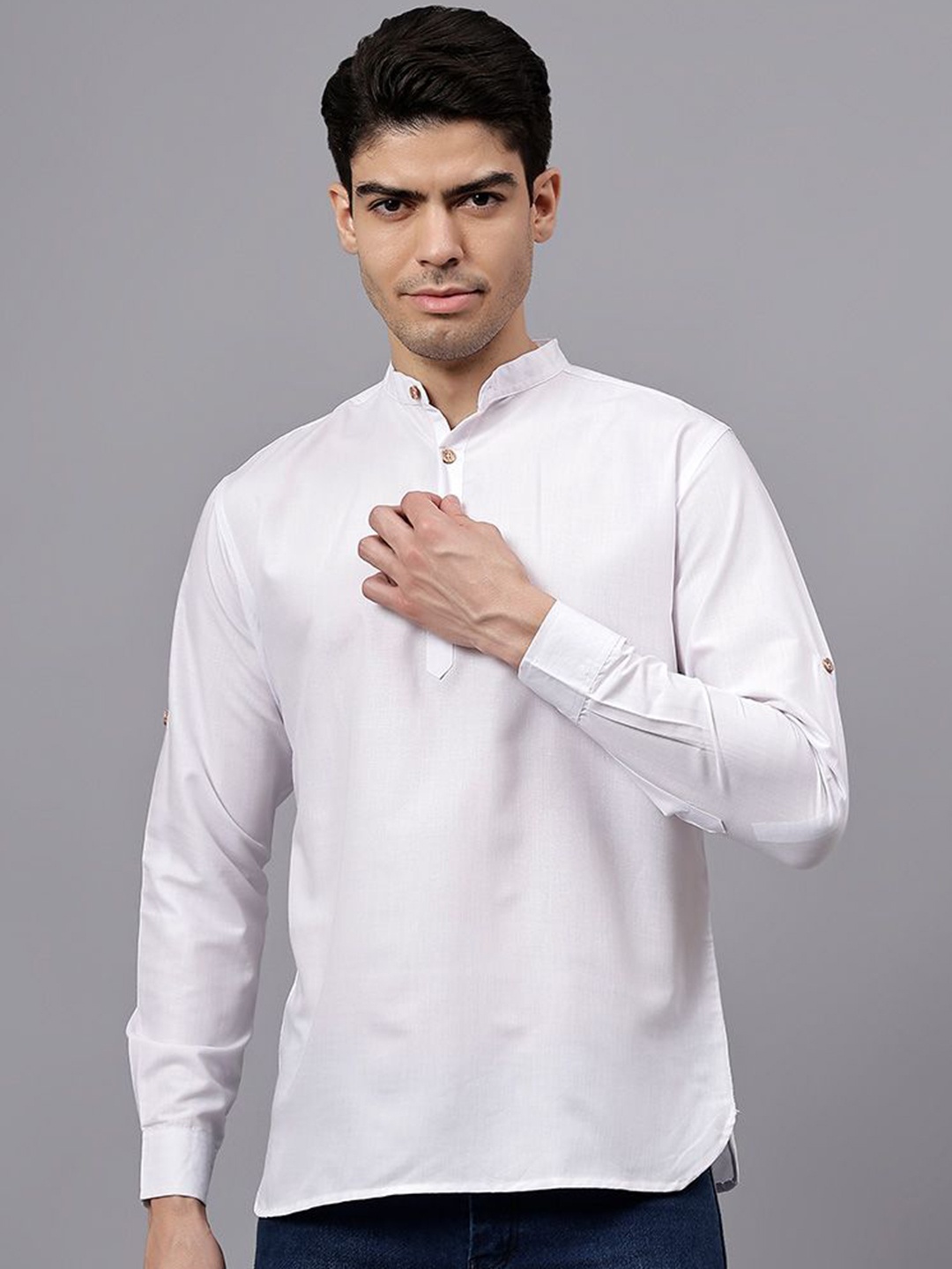 

TrendiVastra Mandarin Collar Roll-Up Sleeves Slim Fit Short Kurta, White