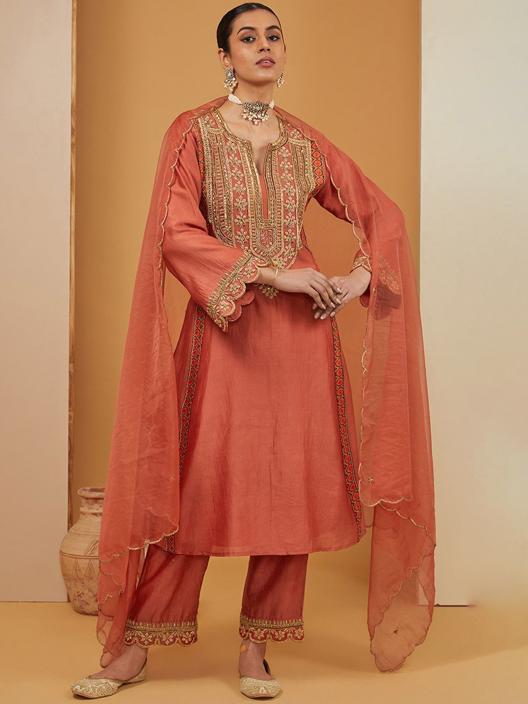 

neha khullar Women Embroidered Keyhole Neck Flared Sleeves Mirror Work Handloom Kurta, Orange