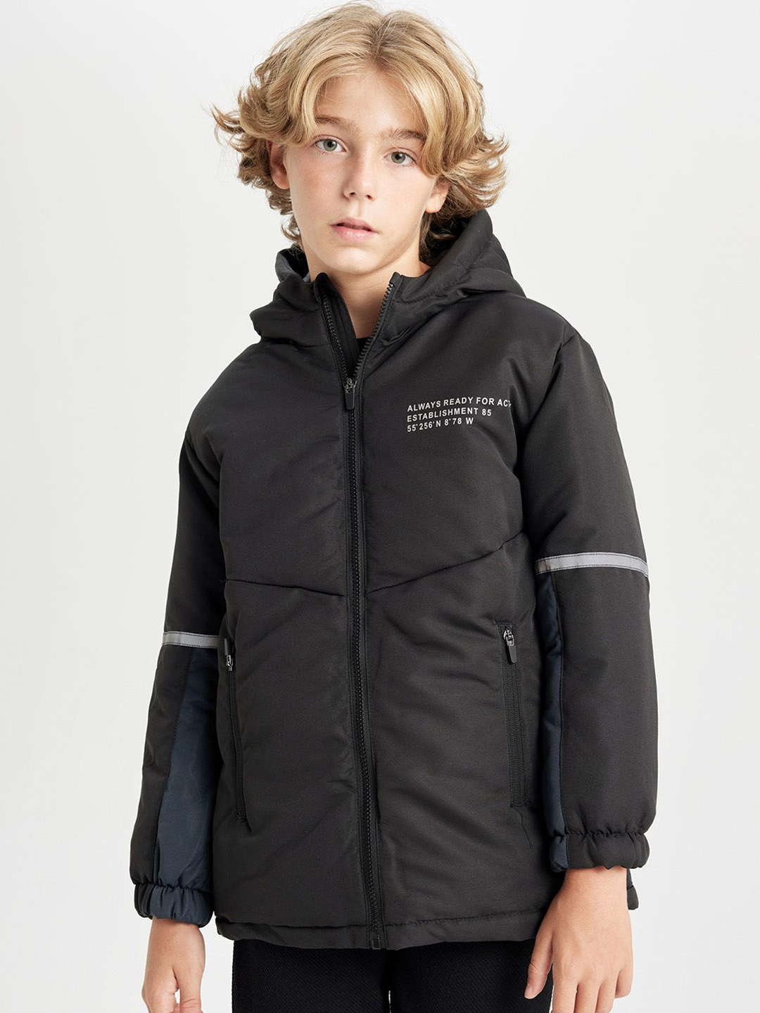 

DeFacto Boys Hooded Rain Jacket, Black