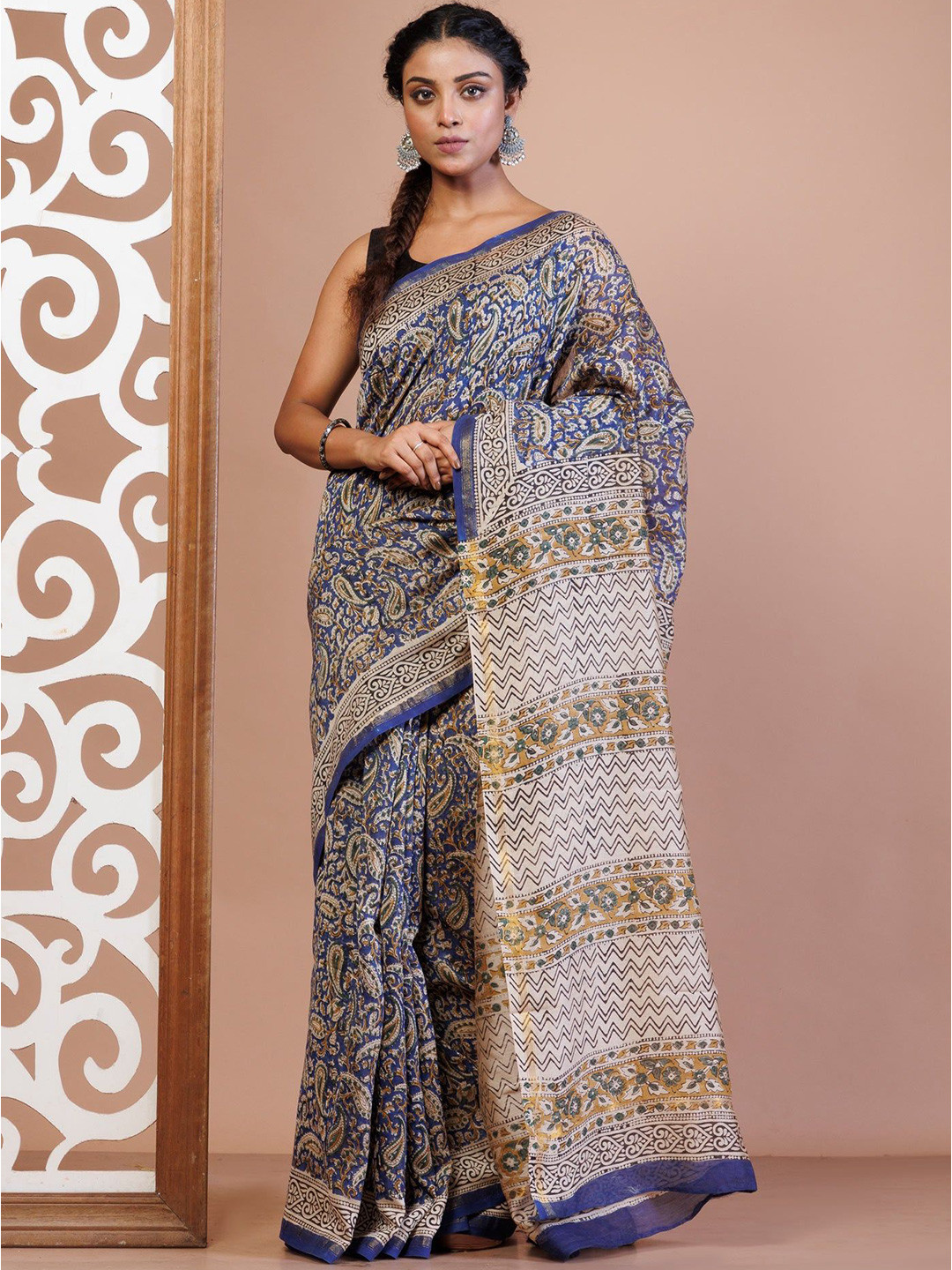 

Unnati Silks Ethnic Motifs Zari Handloom Chanderi Saree, Blue