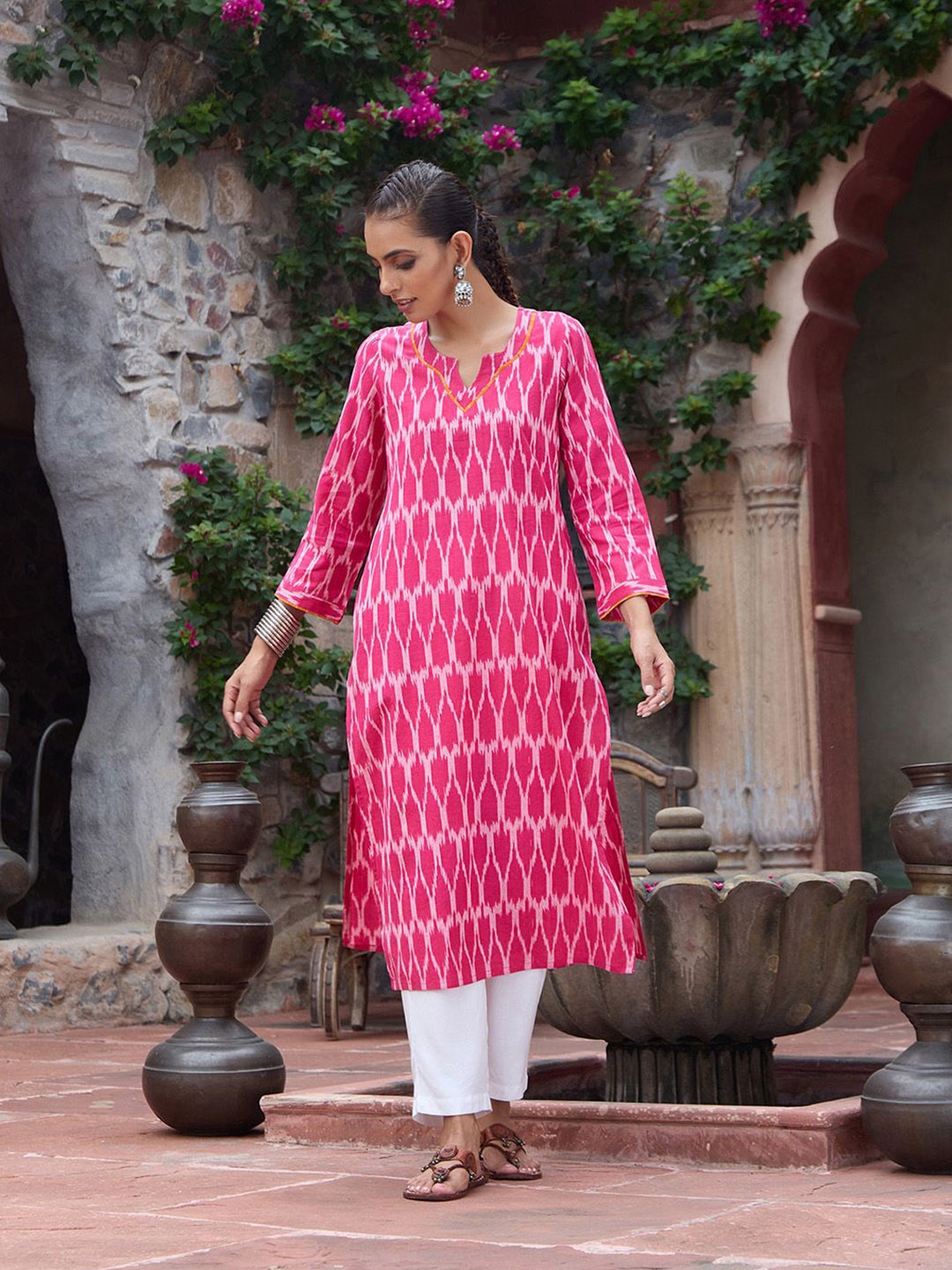 

House of Chikankari HOC Crafts Ikkat Woven Kurta, Pink