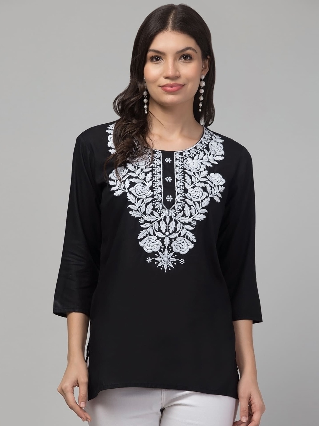 

FAMBEE Women Floral Embroidered Thread Work Thread Work Kurti, Black