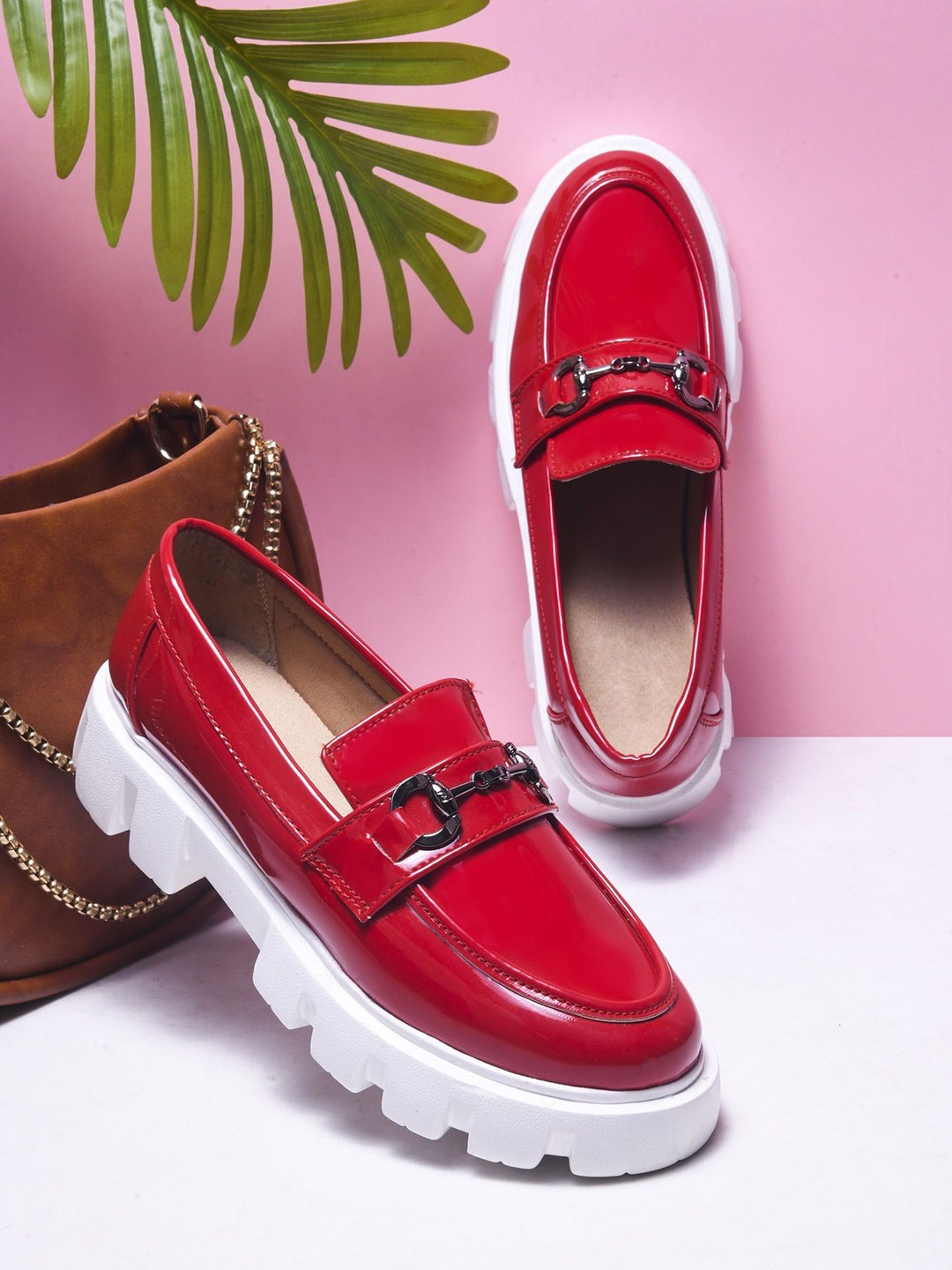 

Try Me Women Slip-On Round Toe Patent Leather Loafers, Red