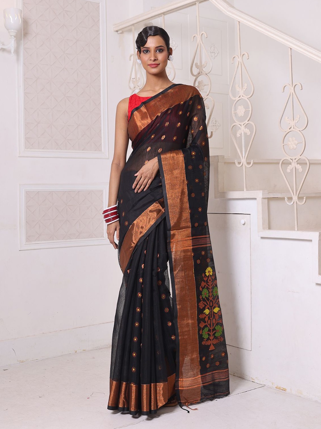 

Charukriti Ethnic Motifs Zari Saree and unstitched blouse piece, Black