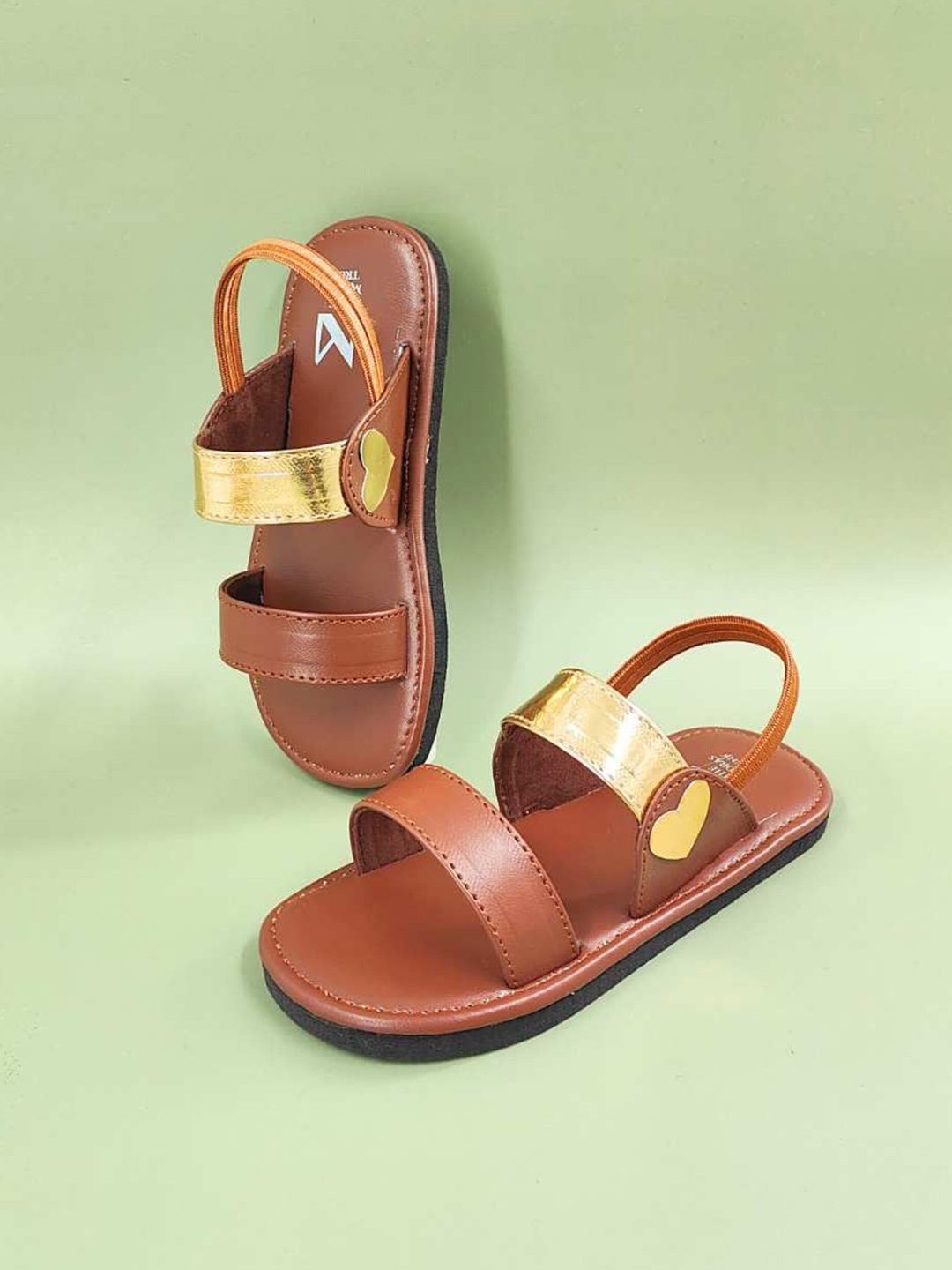

THE MADRAS TRUNK Unisex Synthetic Kids Comfort Sandals, Brown