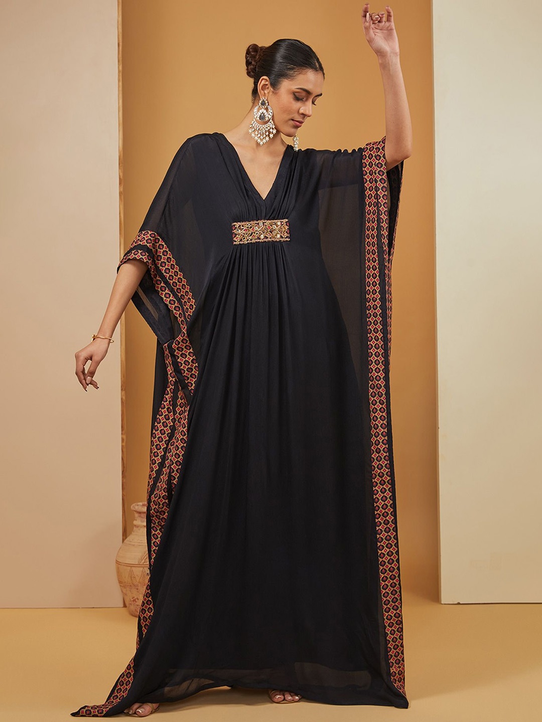 

neha khullar Women Handloom Kurta, Black