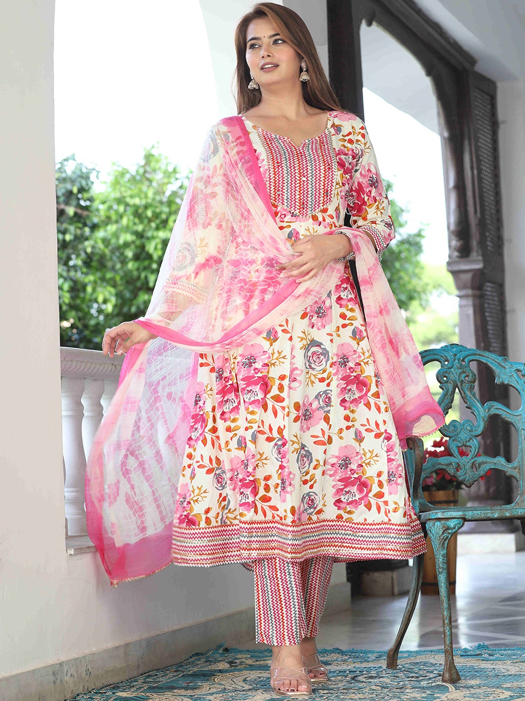 

SINGNI Women Ethnic Motifs Printed Regular Gotta Patti Kurta with Trousers & With Dupatta, Pink