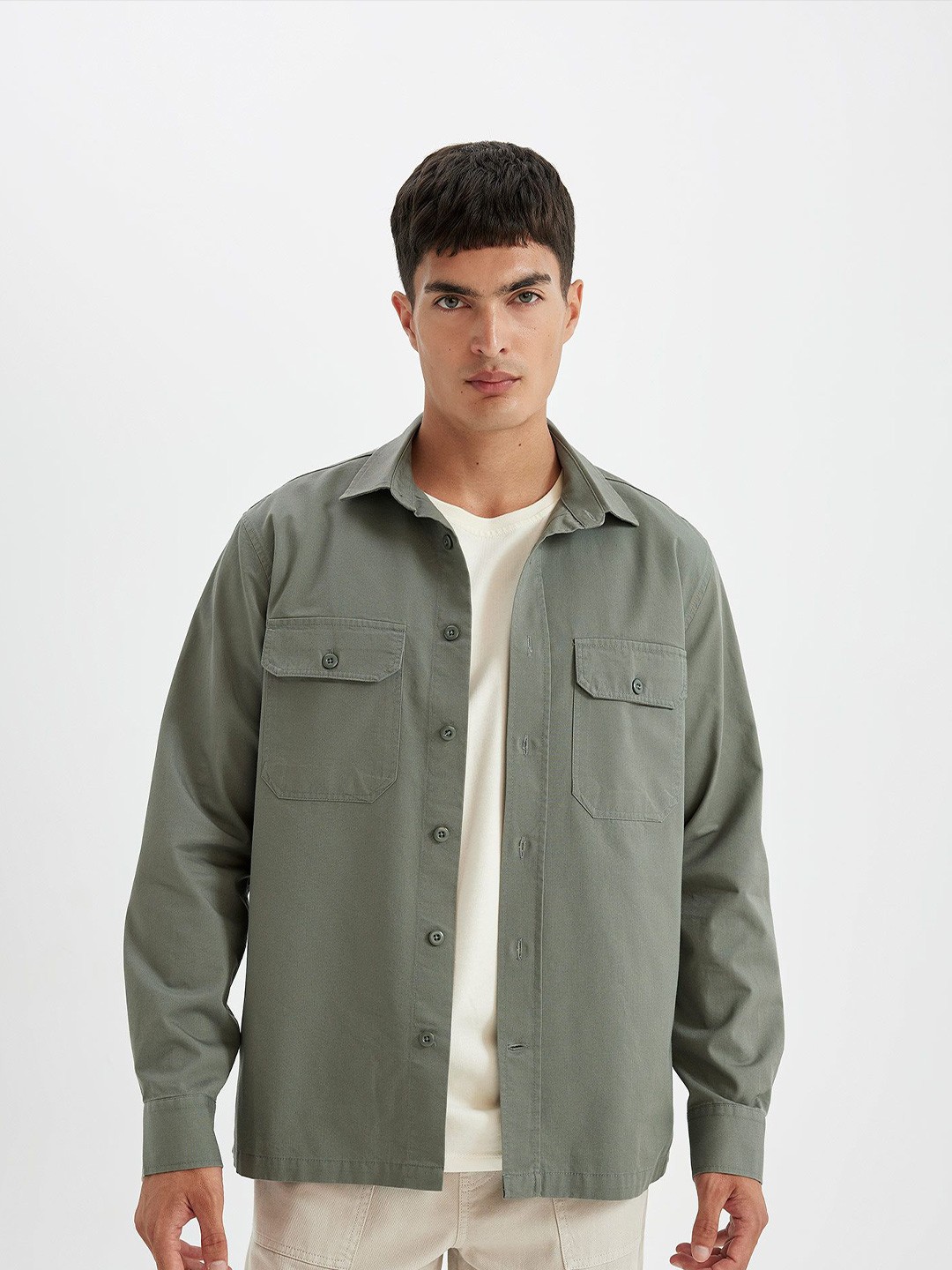 

DeFacto Men Spread Collar Solid Cotton Casual Shirt, Olive