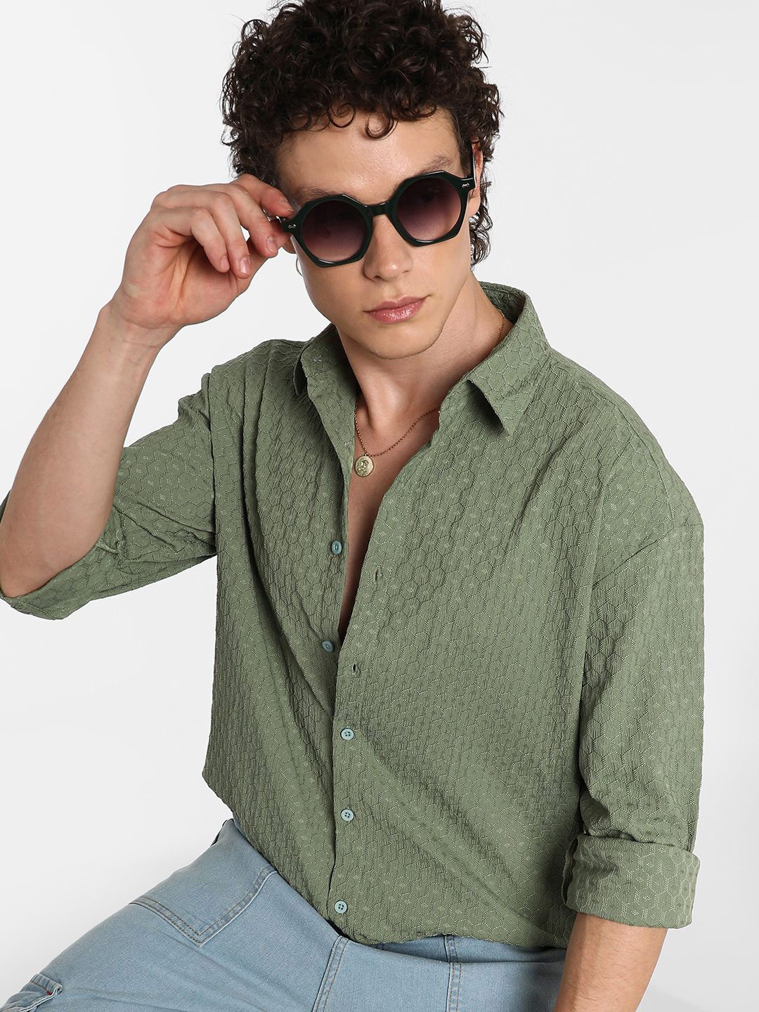 

Campus Sutra Men Comfort Spread Collar Textured Casual Shirt, Green