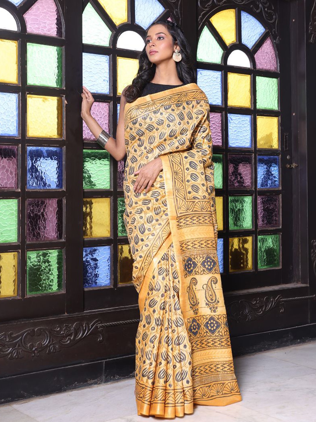 

Charukriti Ethnic Motifs Printed Zari Saree, Yellow