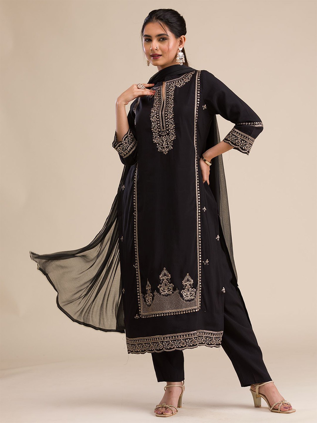 

Koskii Floral Embroidered Mandarin Collar Straight Kurta With Trousers & Dupatta, Black