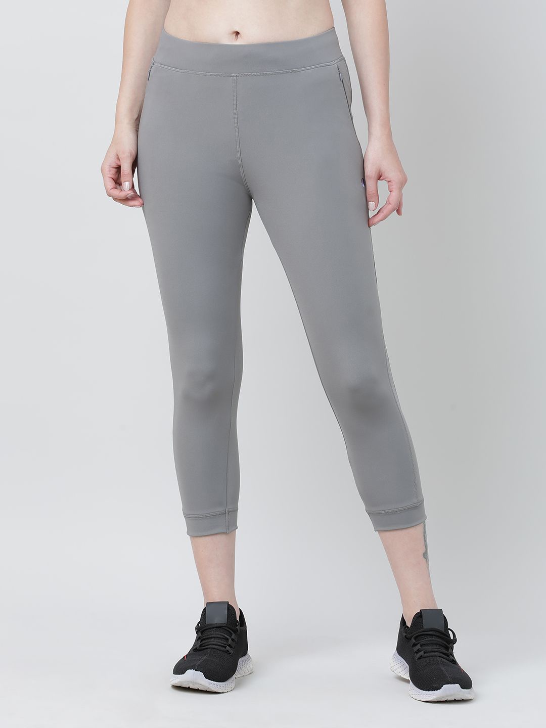 

Lovable Sport Women Skinny Fit Capris, Grey