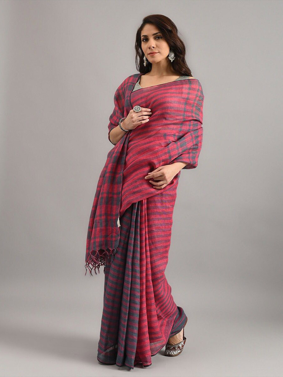 

JAYPORE Striped Printed Pure Linen Saree, Red