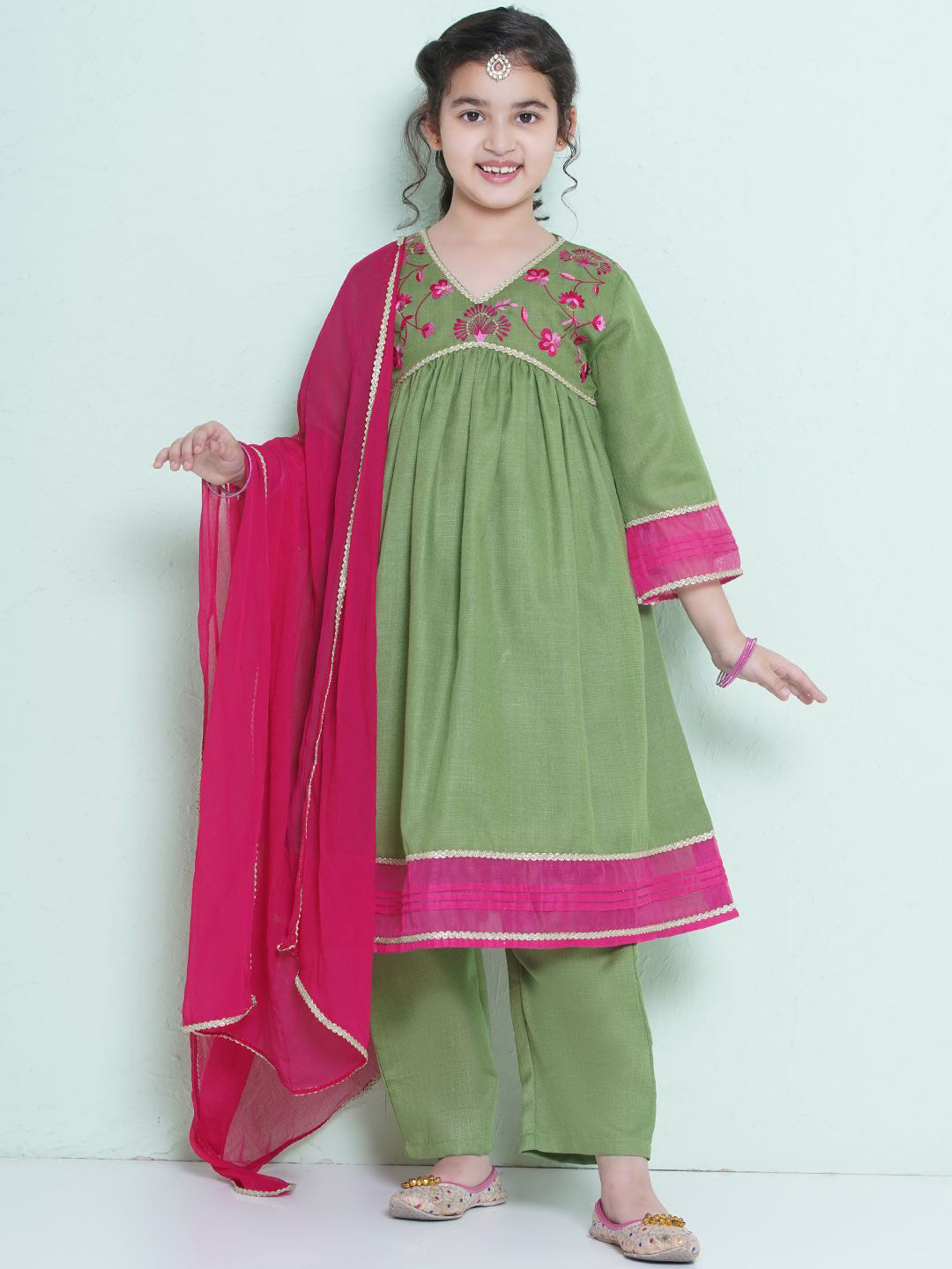 

Bitiya by Bhama Girls Floral Embroidered Anarkali Kurta with Trousers & Dupatta, Green