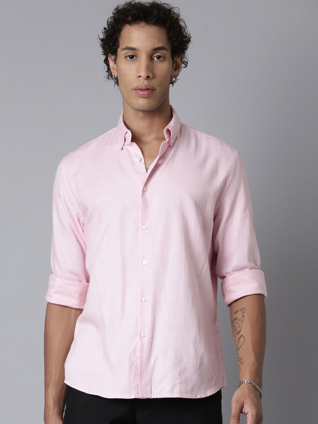 

ROLLER FASHIONS Men Button-Down Collar Solid Cotton Slim Fit Casual Shirt, Pink