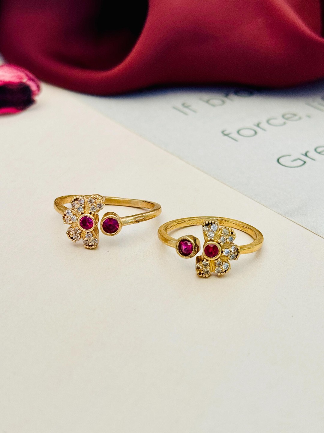 

ABDESIGNS Gold-Plated American Diamond Toe Rings