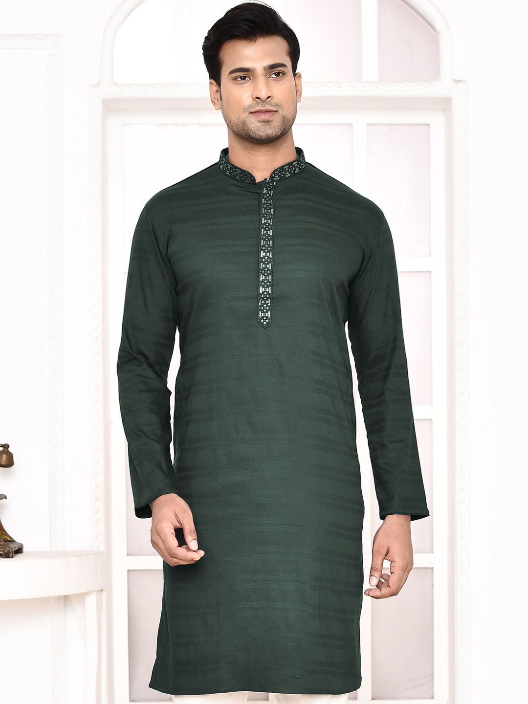 

MAAHI FABS Men Ethnic Motifs Thread Work Kurta, Green