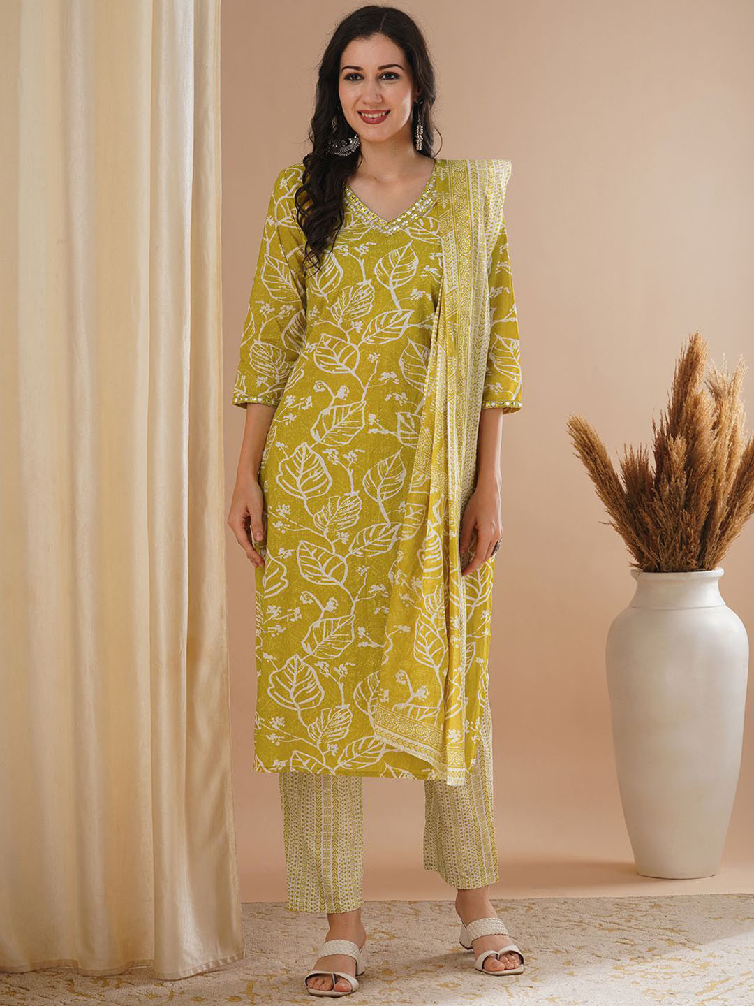 

FASHOR Floral Printed Mirror Work Pure Cotton Straight Kurta With Trouser & Dupatta, Green