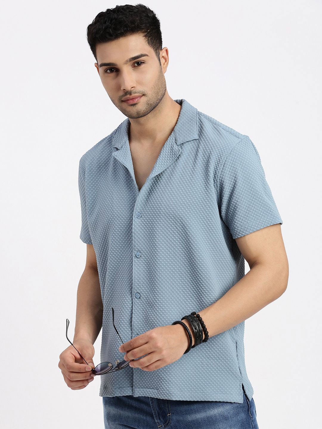 

SHOWOFF Men Comfort Cuban Collar Solid Crepe Relaxed Fit Casual Shirt, Blue