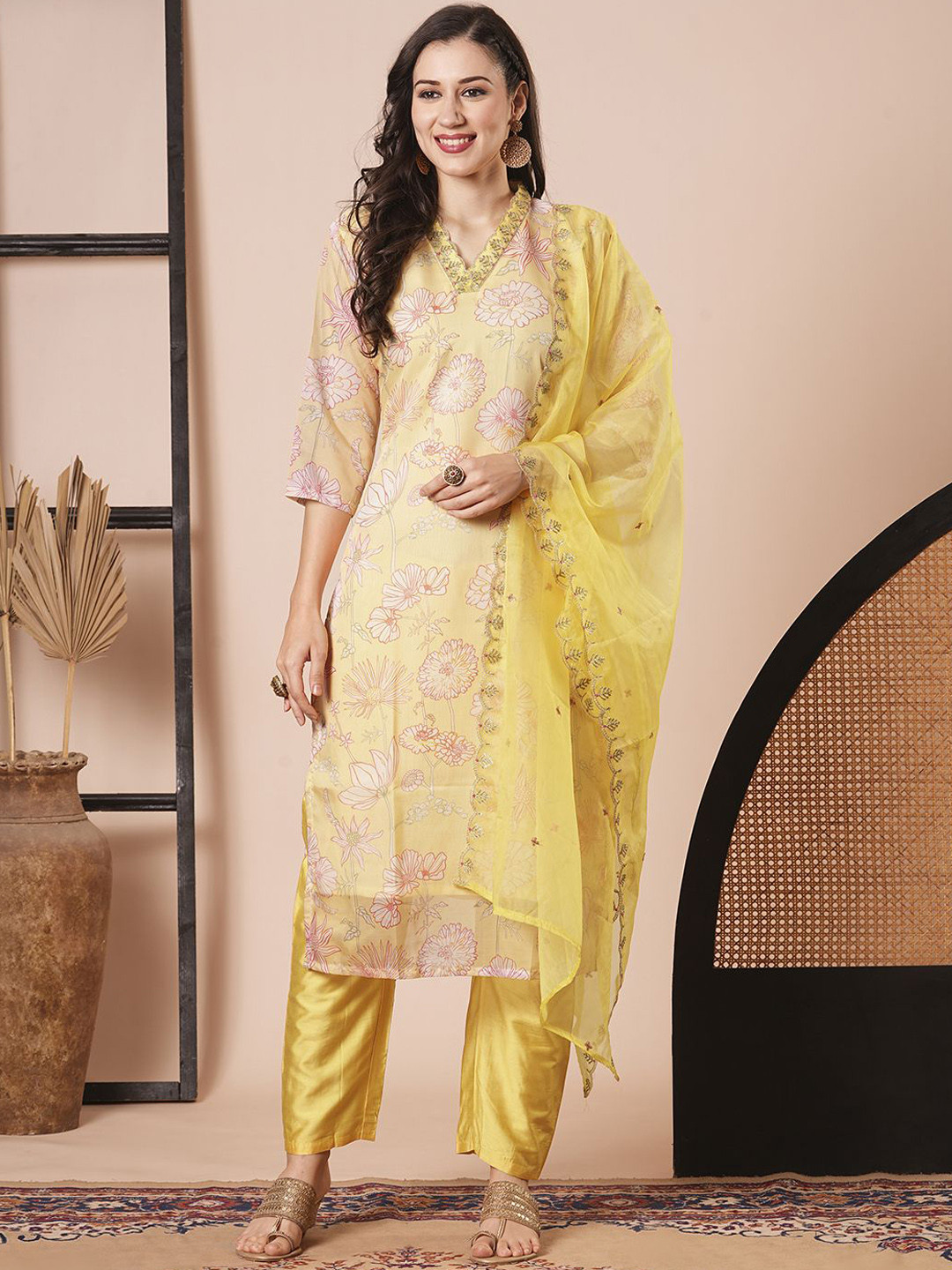 

KAYOMMI Floral Embroidered Straight Kurta with Trousers & With Dupatta, Yellow
