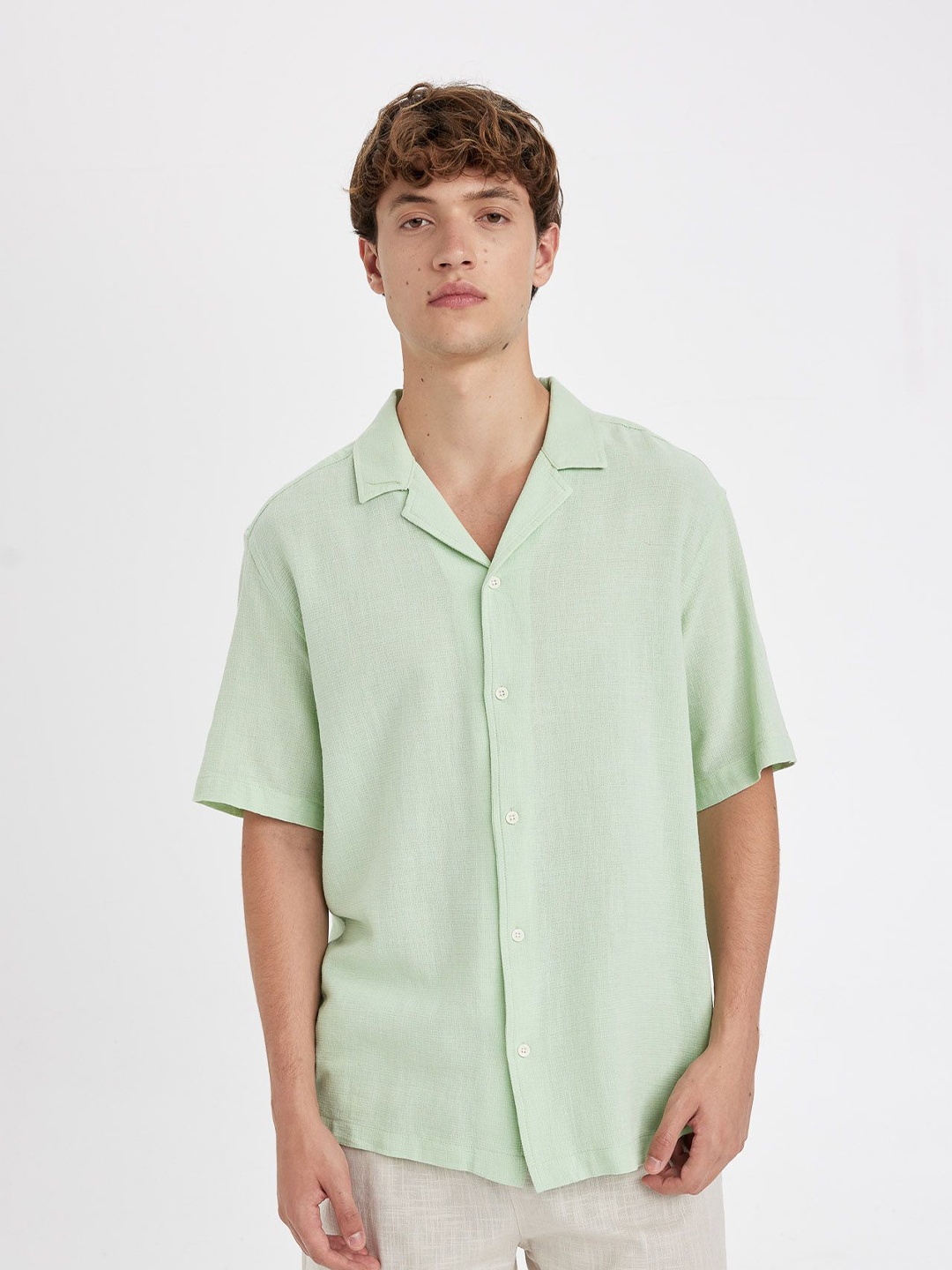 

DeFacto Men Cuban Collar Solid Cotton Casual Shirt, Green