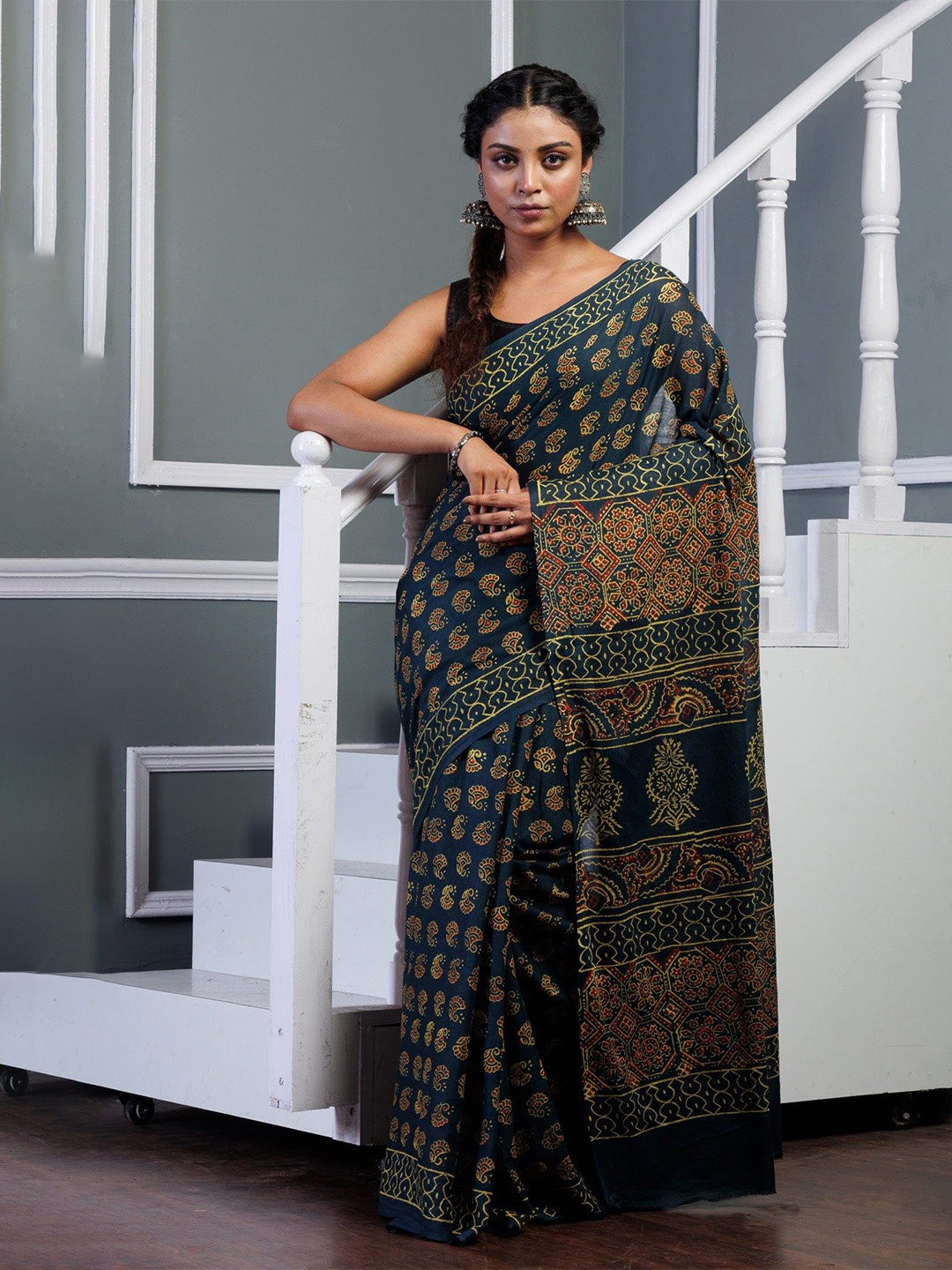 

Unnati Silks Ethnic Motifs Pure Cotton Block Print Saree, Green