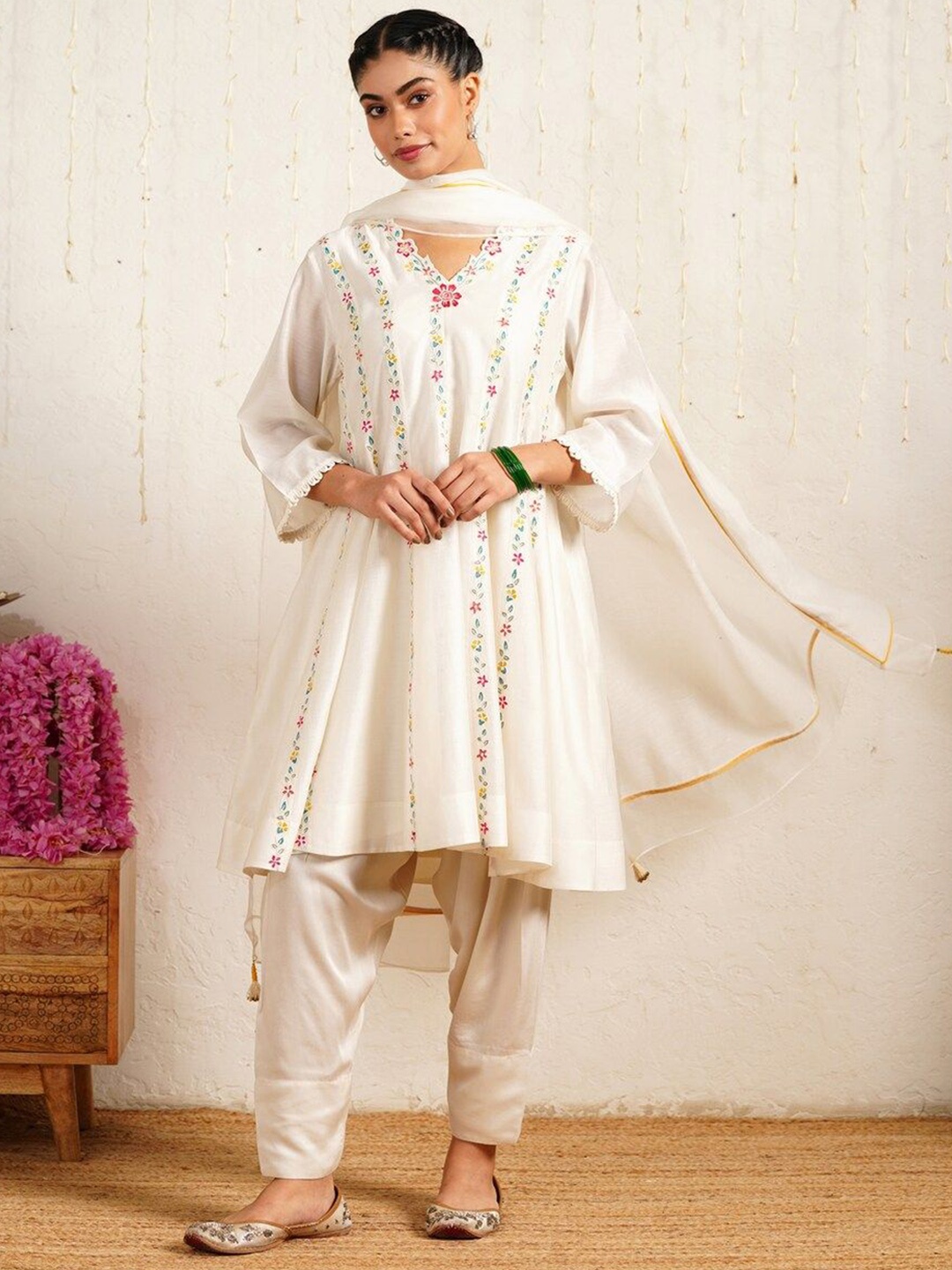 

JAYPORE V Neck Floral Printed Anarkali Kurti With Salwar, Off white