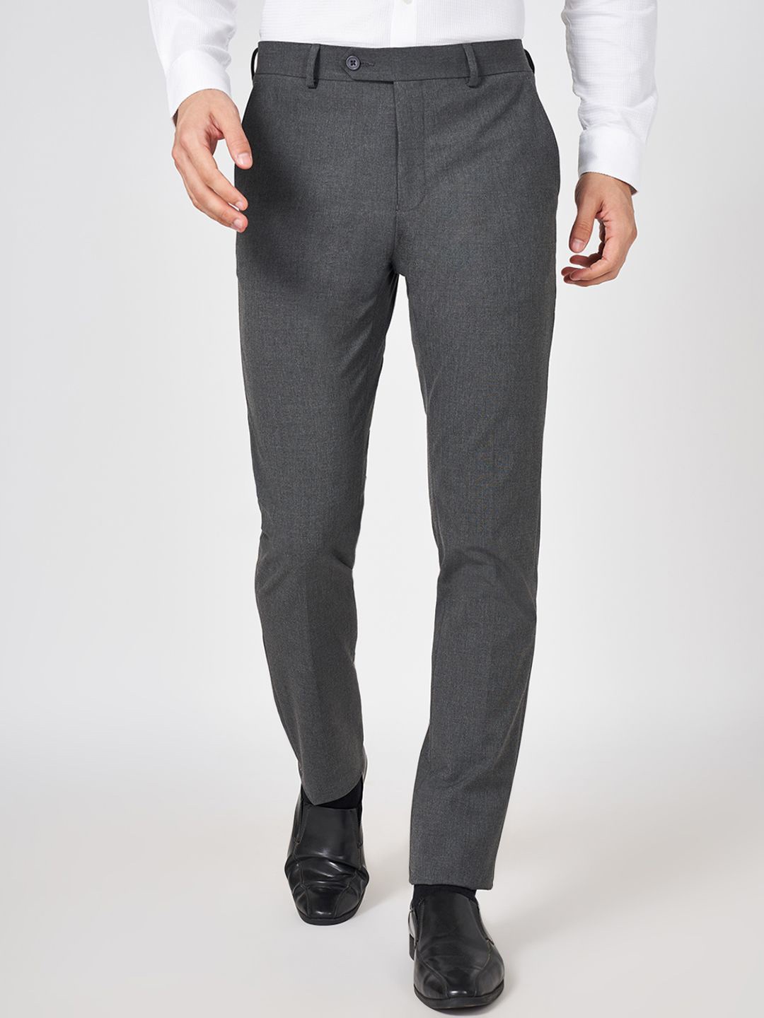 

Peregrine by Pantaloons Men Solid Slim Fit Trousers, Green