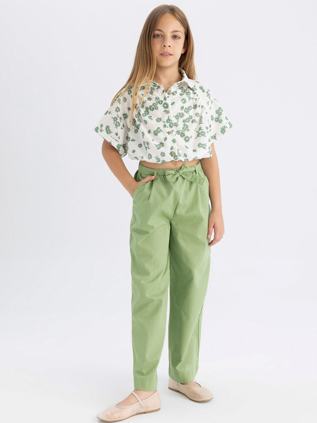 

DeFacto Girls Cotton Pleated Parallel Trousers, Na