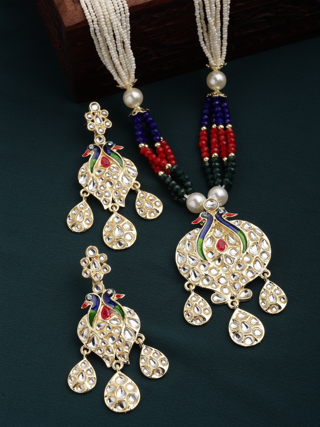 

Anouk Navy Blue Gold Plated Kundan Studded & Beaded Jewellery Set