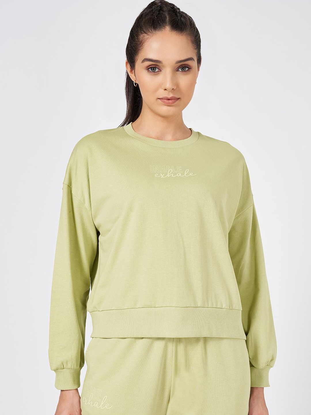 

Ajile by Pantaloons Women Typography Printed Round Neck Crop Sweatshirt, Olive