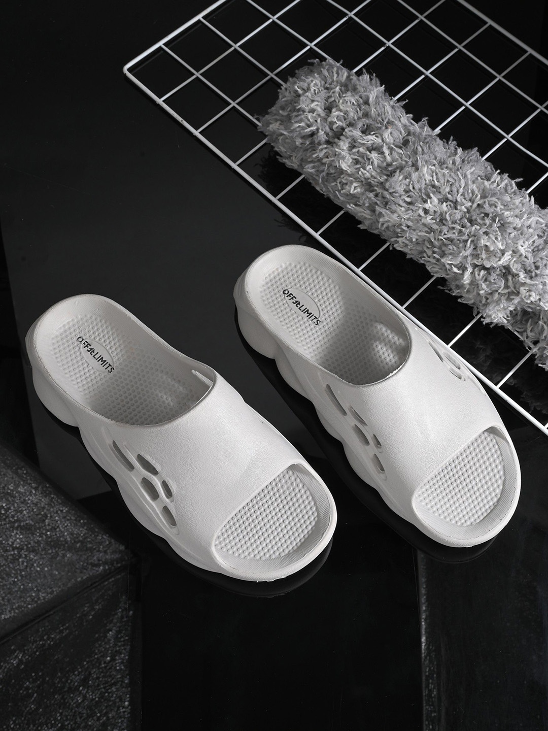 

OFF LIMITS Men Solid Rubber Sliders, Grey