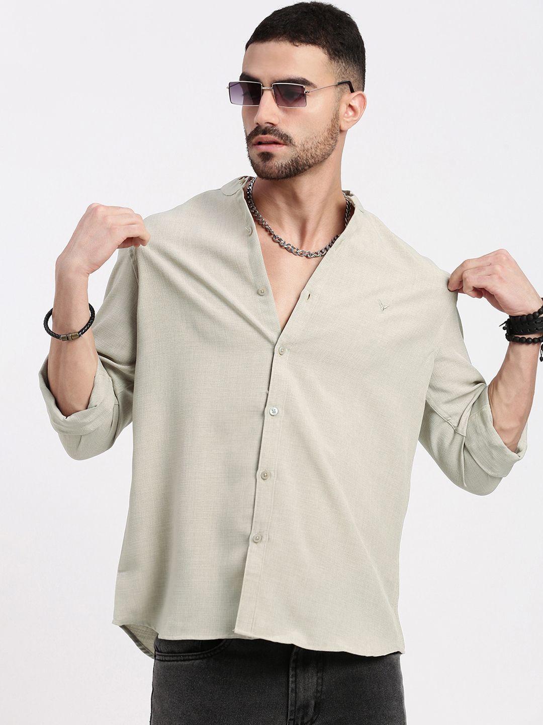 

SHOWOFF Men Standard Mandarin Collar Solid Cotton Slim Fit Casual Shirt, Green