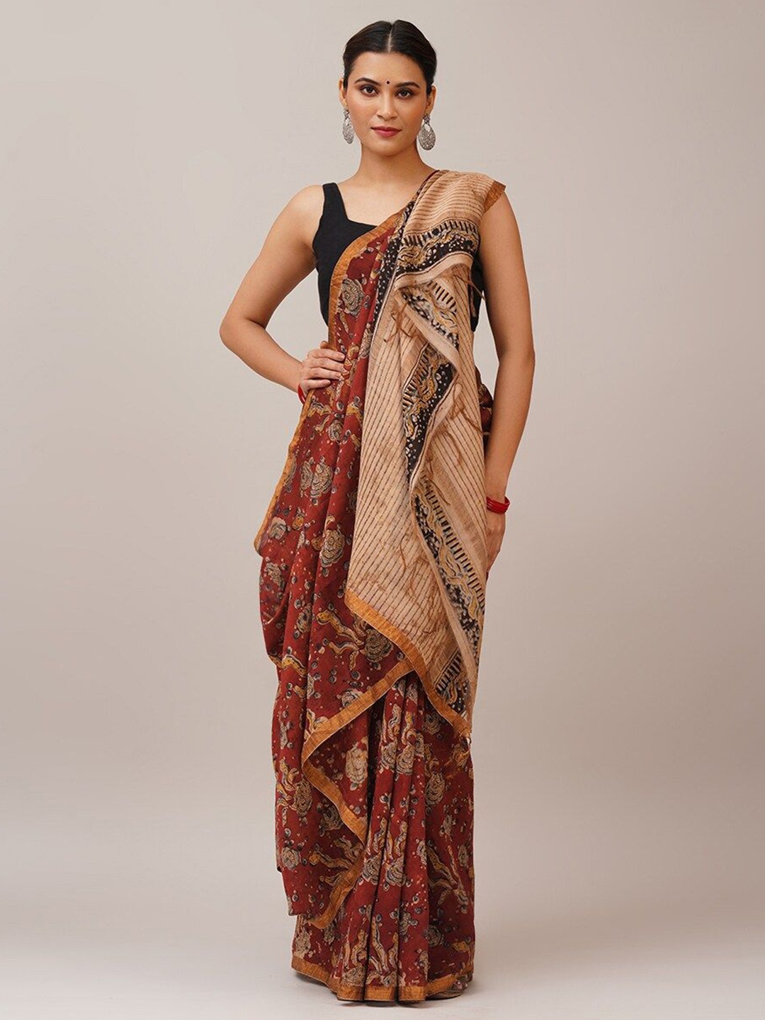 

JAYPORE Floral Printed Zari Saree, Red