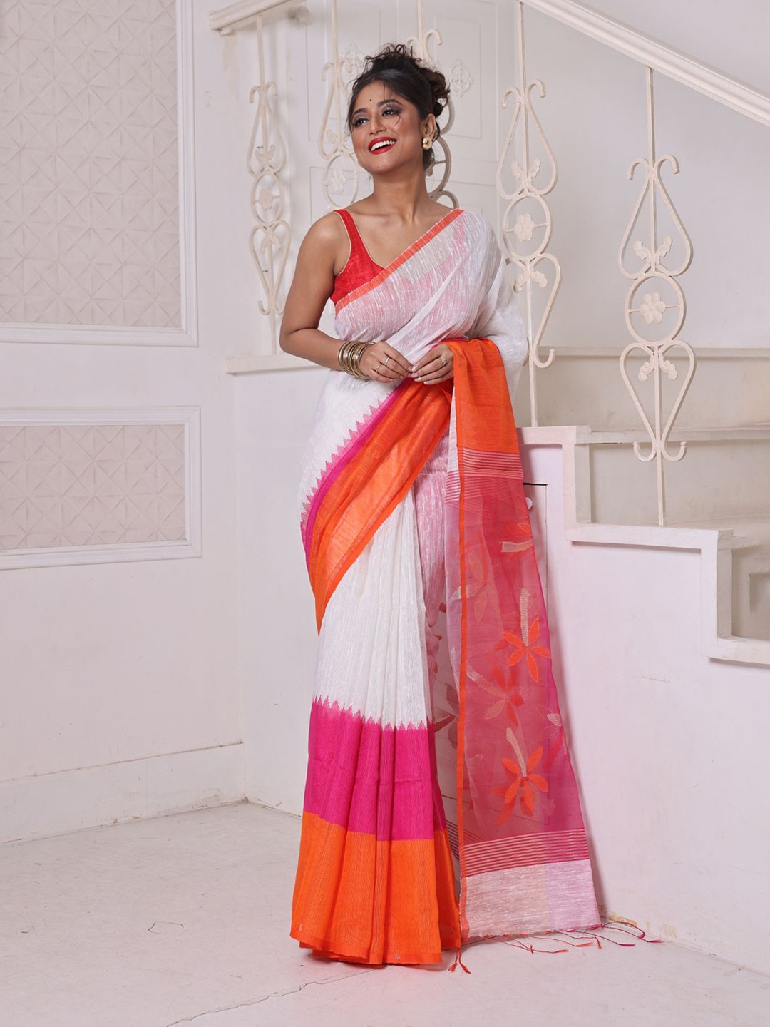 

Charukriti Colourblocked Pure Silk Saree, Off white