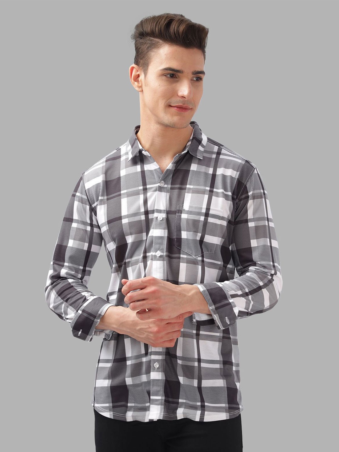 

BULLMER Men Checked Spread Collar Casual Shirt, Black