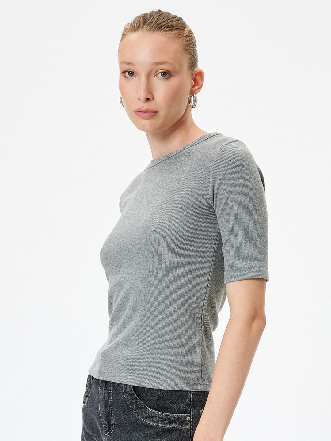 

Koton Women Solid Round Neck Slim Fit T-shirt, Grey