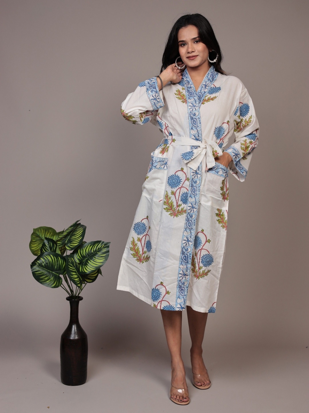 

Bohekant Women White & Blue Printed Pure Cotton Bath Robe