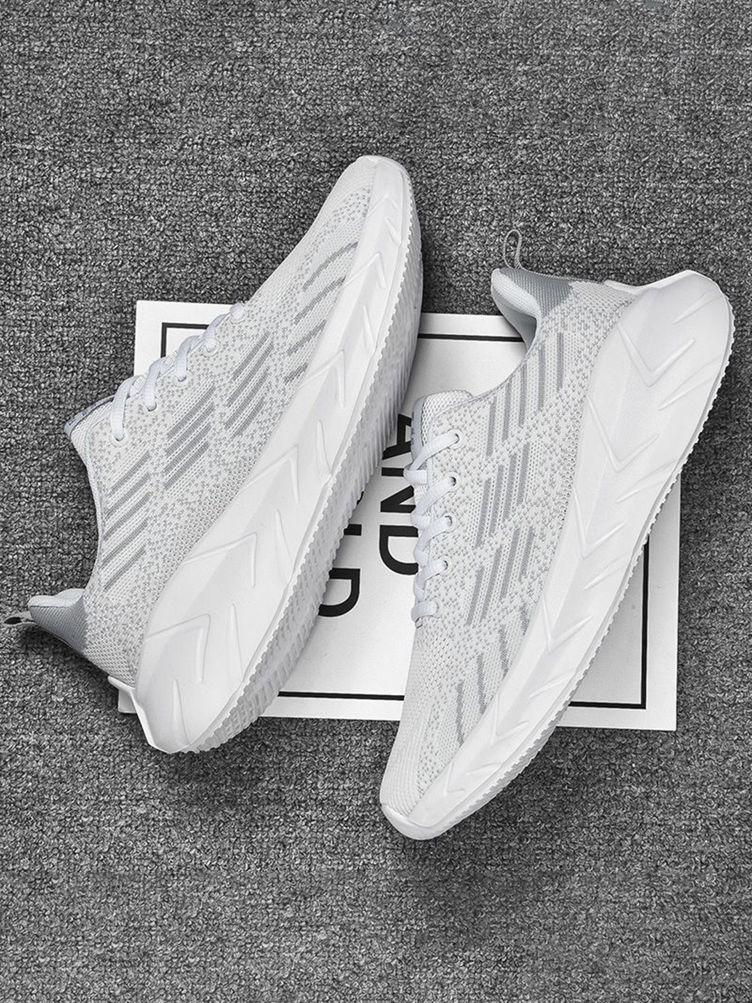 

SKAN LIFESTYLE Men Woven Design Sneakers, White