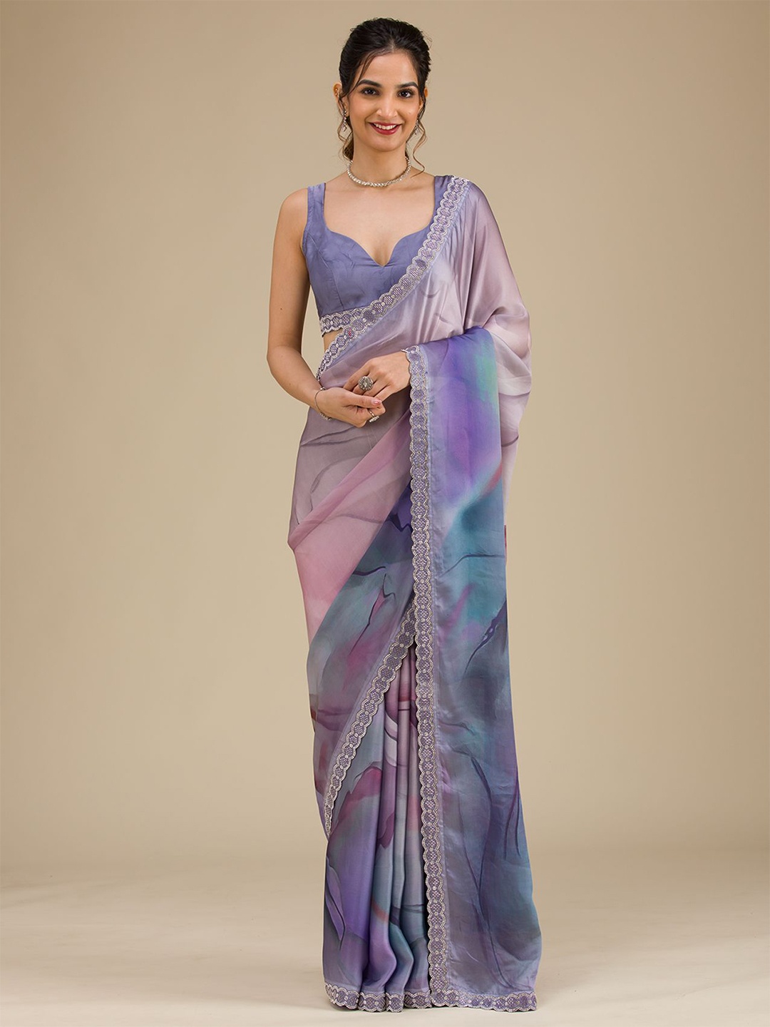 

Koskii Embellished Abstract Printed Saree, Purple