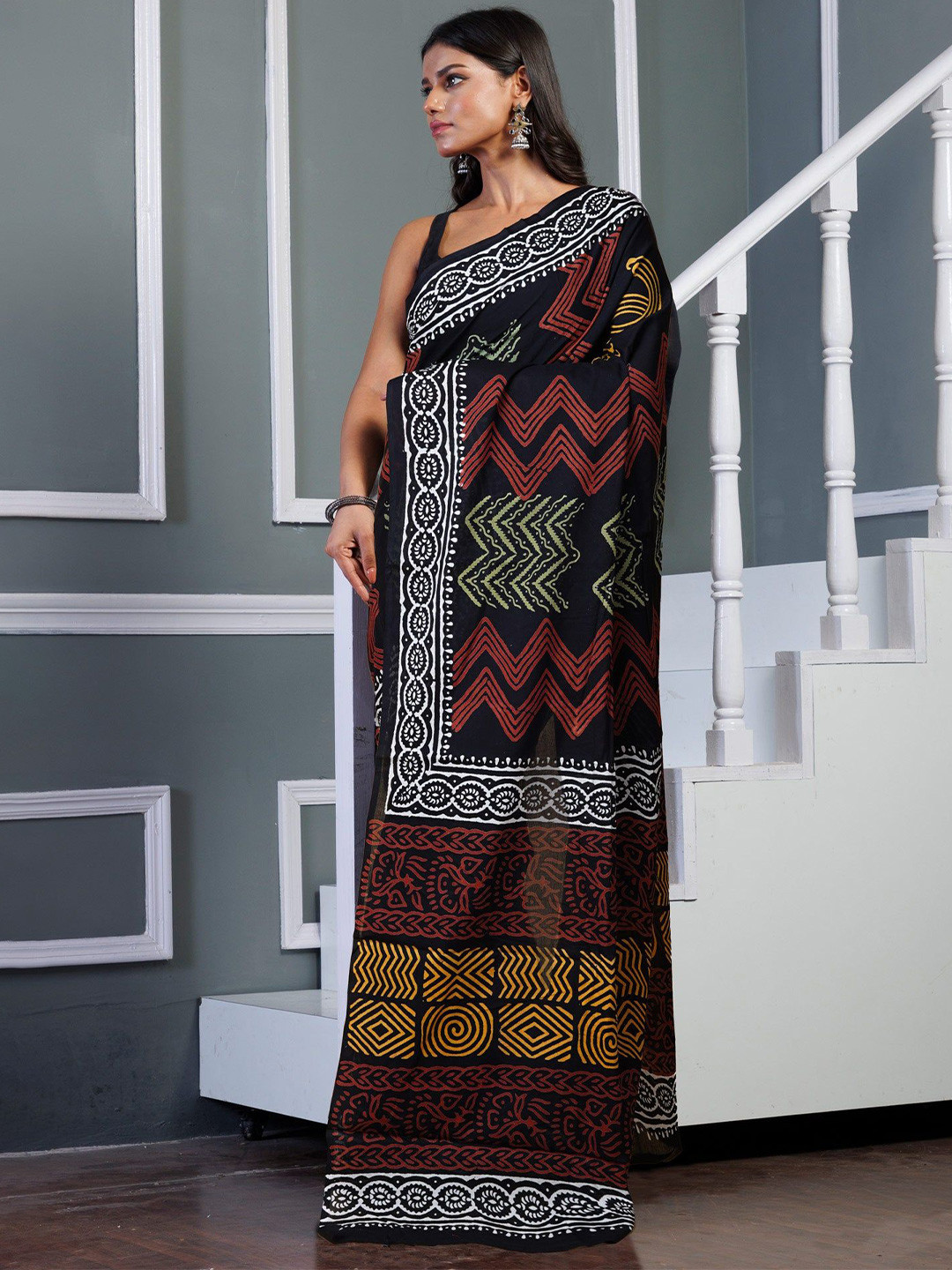 

Unnati Silks Ethnic Motifs Pure Cotton Block Print Saree, Black