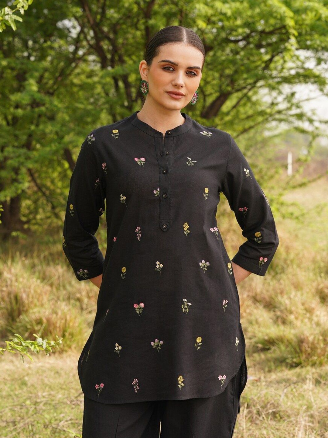 

JAYPORE Mandarin Collar Printed Tunic, Black