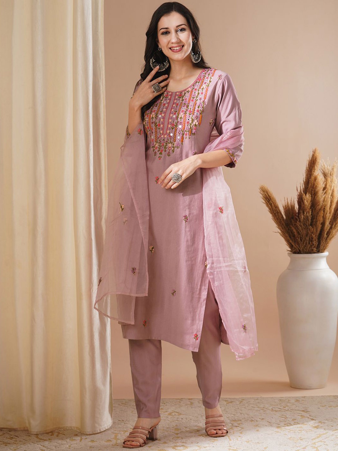 

FASHOR Floral Embroidered Sequinned Straight Kurta With Trouser & Dupatta, Rose gold