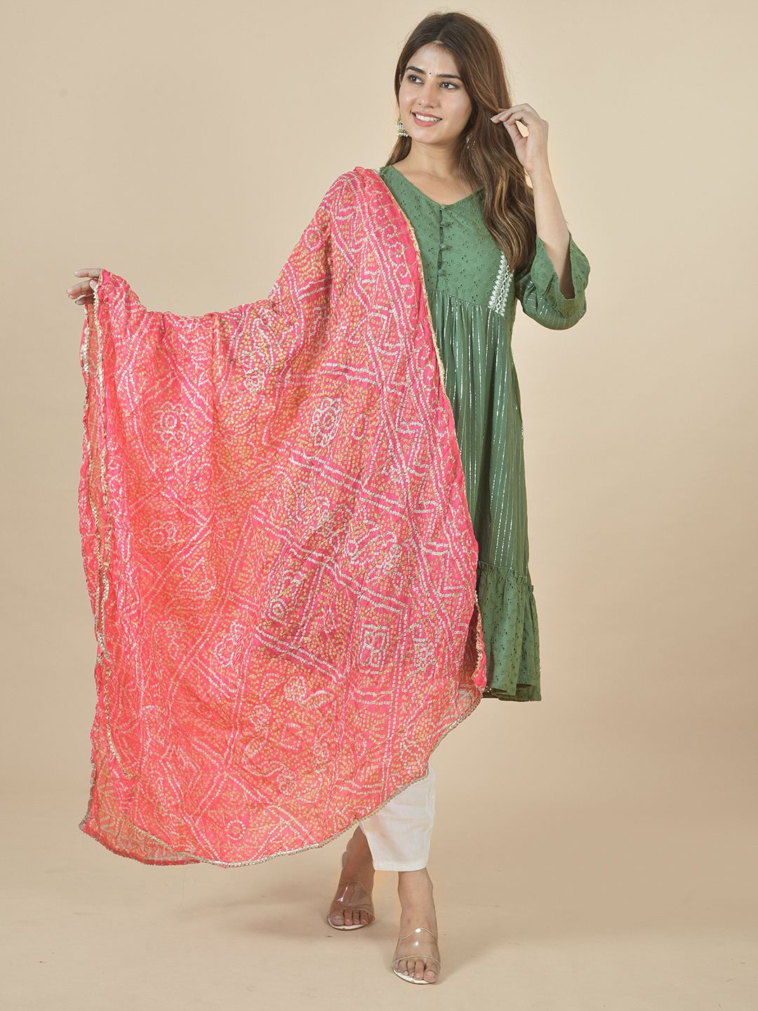

LA FEMINAE Bandhani Printed Gotta Patti Dupatta, Peach