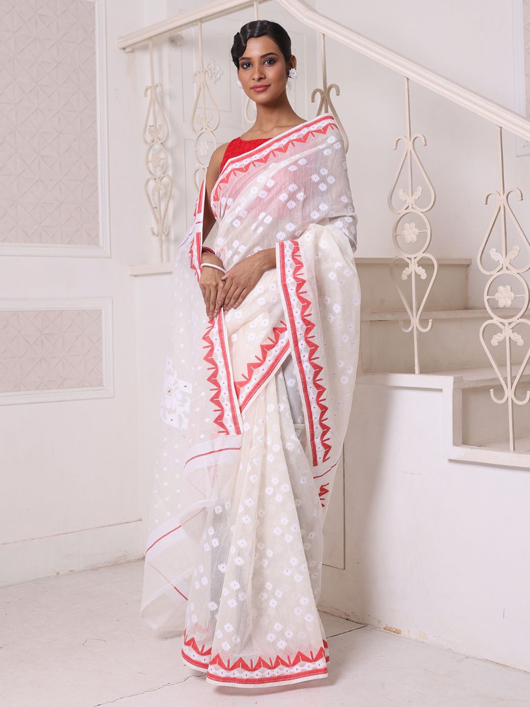 

Charukriti Ethnic Motifs Pure Cotton Jamdani Saree, Off white