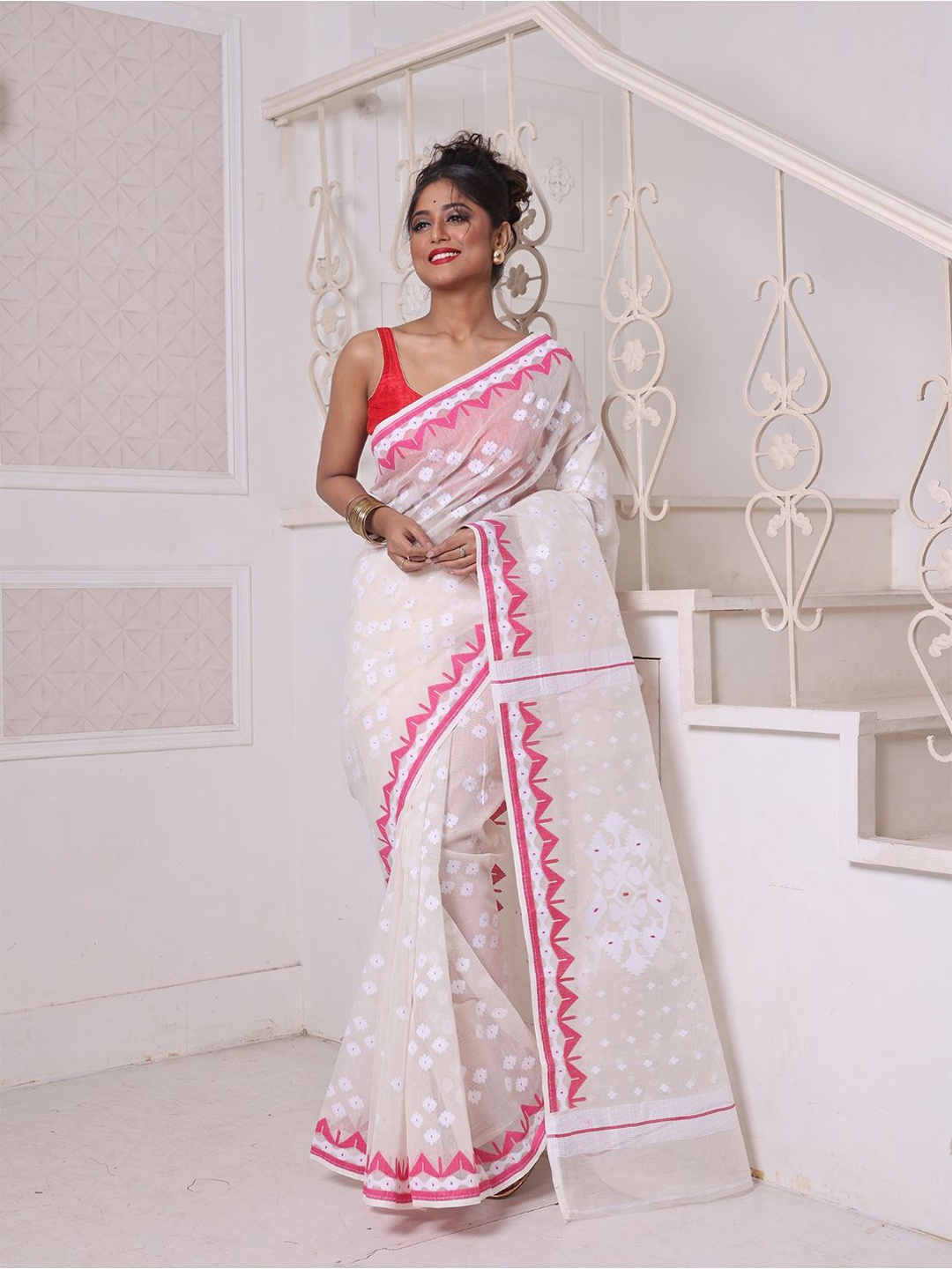 

Charukriti Ethnic Motifs Woven Design Pure Cotton Jamdani Saree, Off white