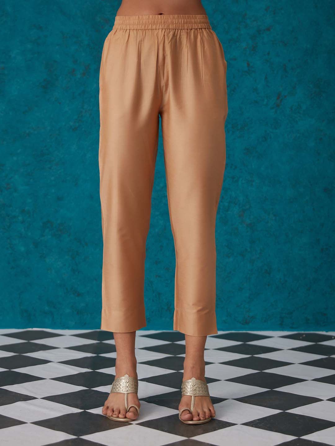 

Likha Women Cigarette Trousers, Beige